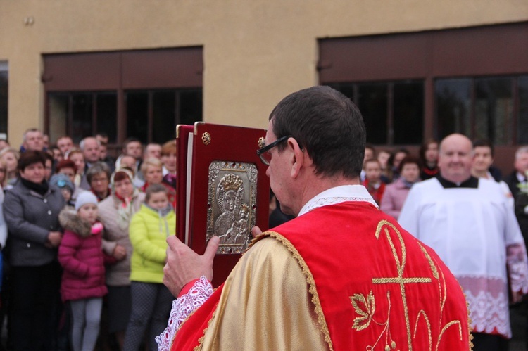 Powitanie ikony MB Częstochowskiej w Janisławicach