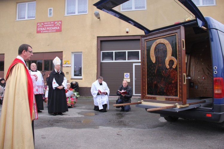 Powitanie ikony MB Częstochowskiej w Janisławicach