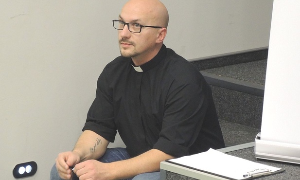 Jezuita o. Grzegorz Kramer w Bielsku-Białej na ATH