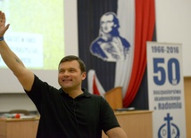 Andrzej Śmiech jest doradcą personalnym, praktykiem i psychologiem biznesu