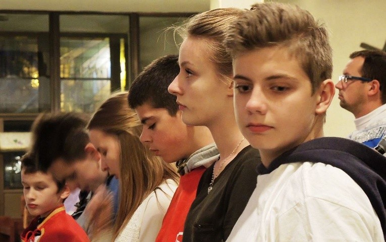 Misyjny Różaniec młodych