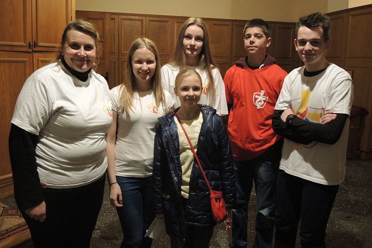 Misyjny Różaniec młodych