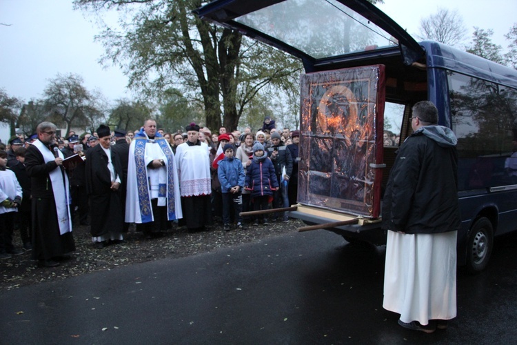 Powitanie ikony MB Częstochowskiej w Starej Rawie