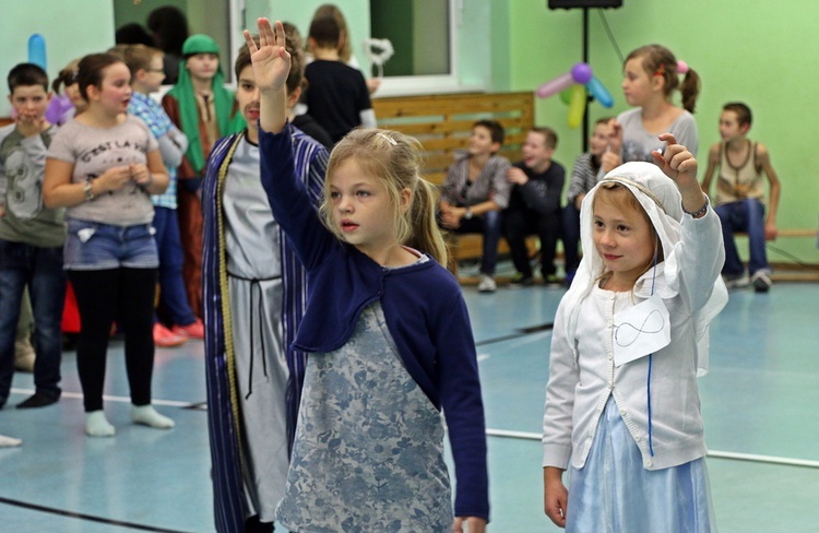 Wszyscy święci balują... na Klecinie