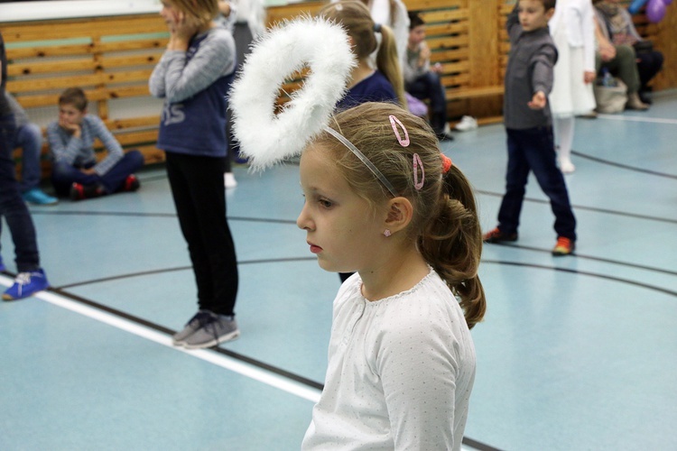 Wszyscy święci balują... na Klecinie