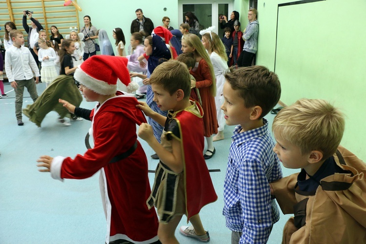 Wszyscy święci balują... na Klecinie