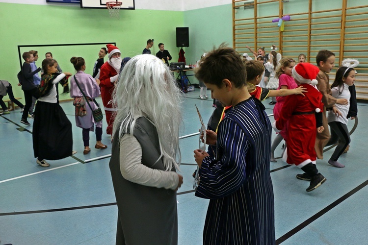 Wszyscy święci balują... na Klecinie