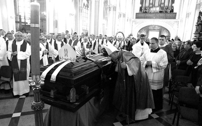 Uroczystości pogrzebowe abp. Zygmunta Zimowskiego w radomskiej katedrze