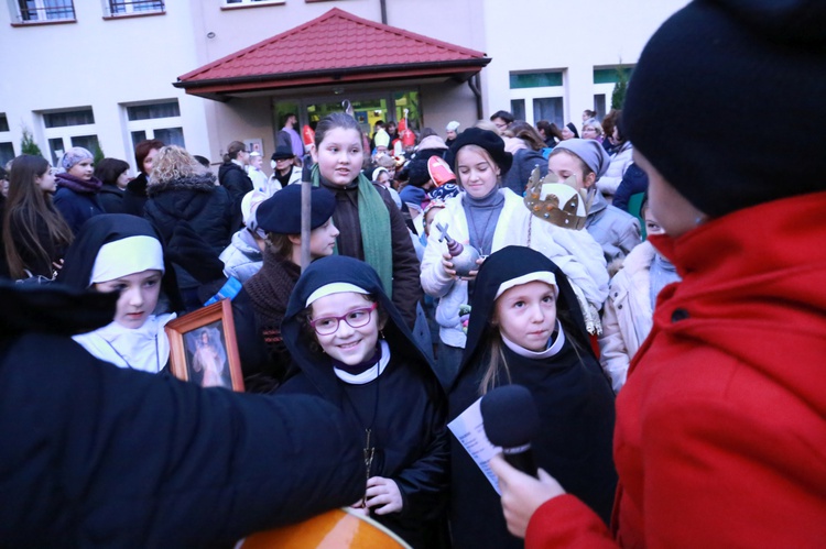 Korowód świętych w Pleśnej