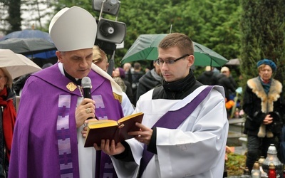 Wszystkich Świętych, nie wszystkich dobrych