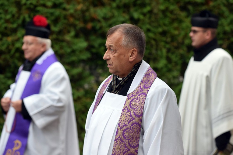 Obchody Wszystkich Świętych z bp. Ignacym