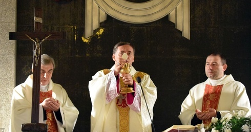 Uroczystość Wszystkich Świętych z biskupem Adamen