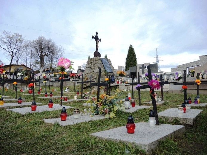 Wszystkich Świętych na cmentarzu w Żywcu