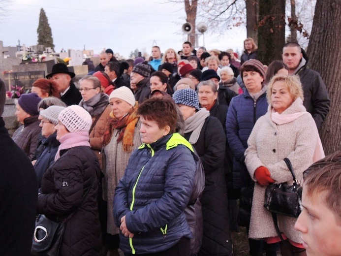 Wszystkich Świętych na cmentarzu w Żywcu