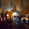 Tzw. stara brama wejściowa na cmentarz w Radomiu przy ul. Limanowskiego