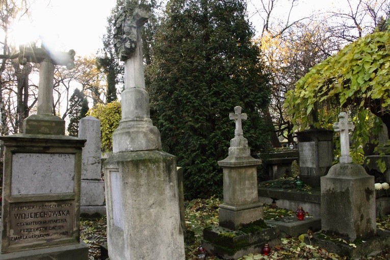 Dzień Zaduszny na cmentarzu Rakowickim