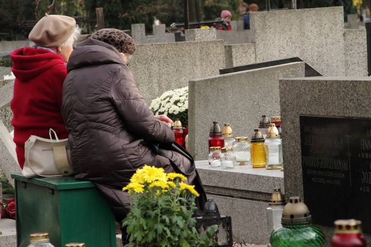 Dzień Zaduszny na cmentarzu Rakowickim