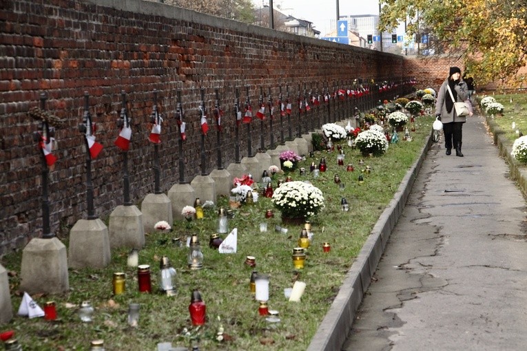 Dzień Zaduszny na cmentarzu Rakowickim