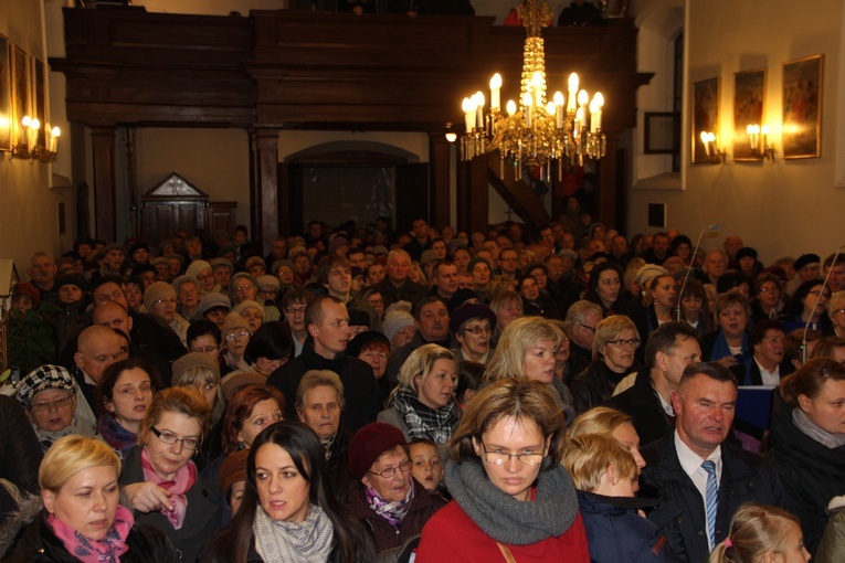 Powitanie ikony MB Częstochowskiej w parafii św. Stanisława w Skierniewicach