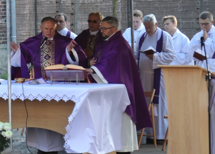 Msza Święta 2 listopada w KL Auschwitz