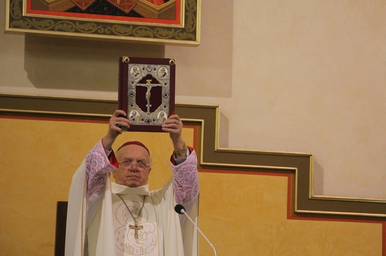 Powitanie ikony MB Częstochowskiej w parafii Miłosierdzia Bożego w Skierniewicach