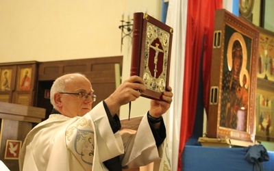 Powitanie ikony MB Częstochowskiej w parafii Miłosierdzia Bożego w Skierniewicach