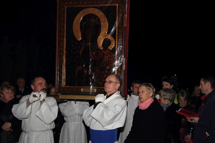 Powitanie ikony MB Częstochowskiej w parafii Miłosierdzia Bożego w Skierniewicach