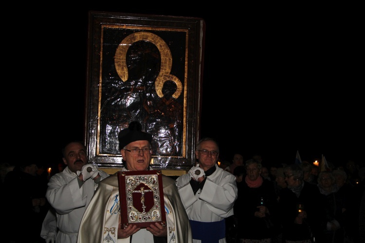 Powitanie ikony MB Częstochowskiej w parafii Miłosierdzia Bożego w Skierniewicach