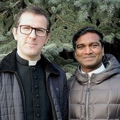 Ks. Marcin Mendrzak i ks. Don Bosco rozpoczęli w Oświęcimiu akcję popularyzowania adopcji serca dziewcząt z Indii.