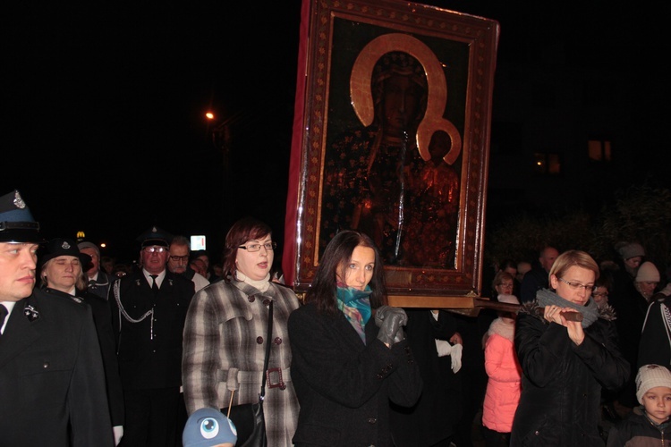 Powitanie ikony MB Częstochowskiej w parafii Niepokalanego Serca NMP w Skierniewicach