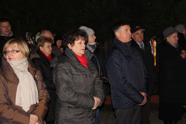 Powitanie ikony MB Częstochowskiej w parafii Niepokalanego Serca NMP w Skierniewicach