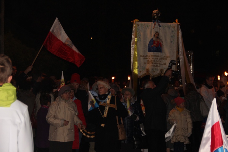 Powitanie ikony MB Częstochowskiej w parafii Niepokalanego Serca NMP w Skierniewicach