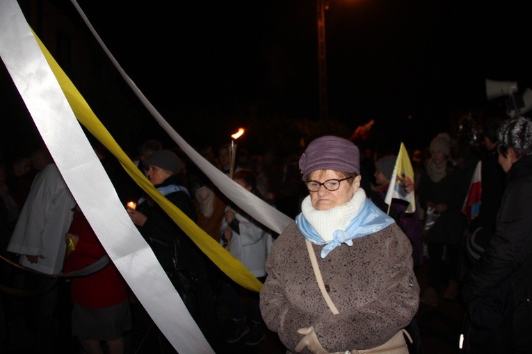 Powitanie ikony MB Częstochowskiej w parafii Niepokalanego Serca NMP w Skierniewicach