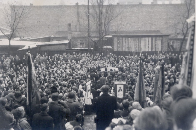 Powrót biskupów śląskich w 1956 roku