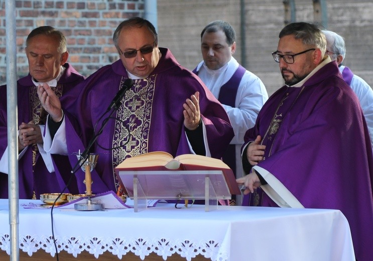 Modlitwa za dusze zmarłych w KL Auschwitz