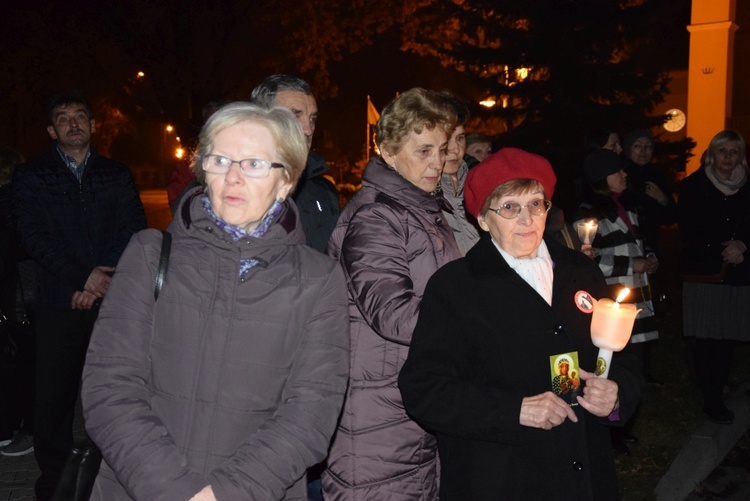 Powitanie ikony MB Częstochowskiej w parafii wojskowej w Skierniewicach