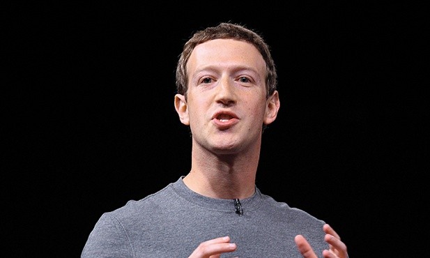 Mark Zuckerberg, twórca Facebooka, nie kryje lewicowych poglądów. Wielokrotnie publicznie wspierał  np. postulaty środowisk gejowskich.