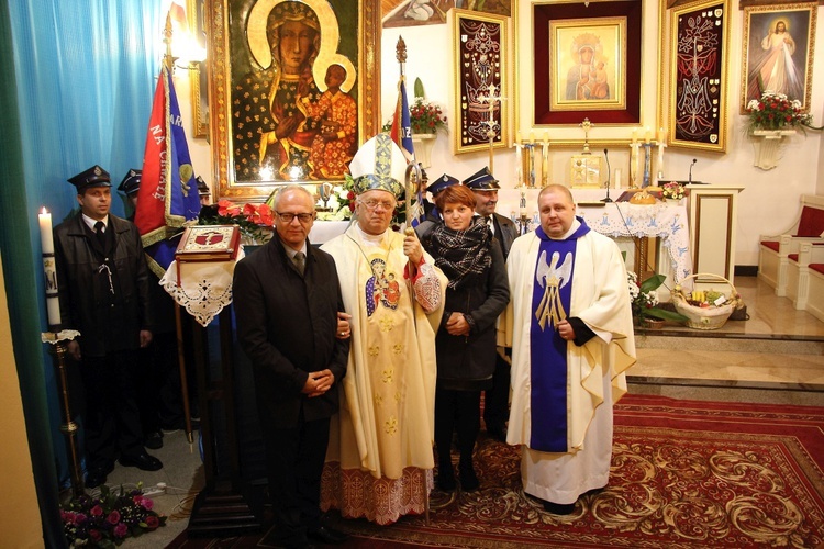 Powitanie ikony MB Częstochowskiej w parafii Grzymkowice-Byki