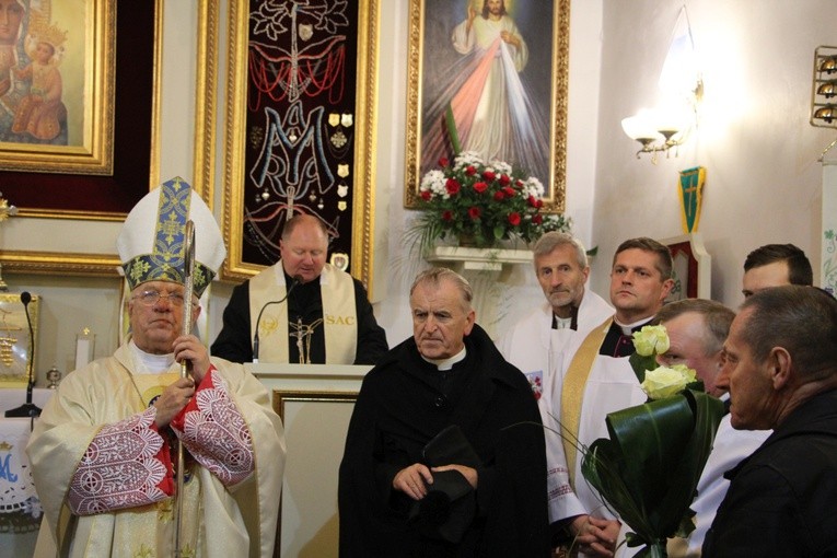 Powitanie ikony MB Częstochowskiej w parafii Grzymkowice-Byki