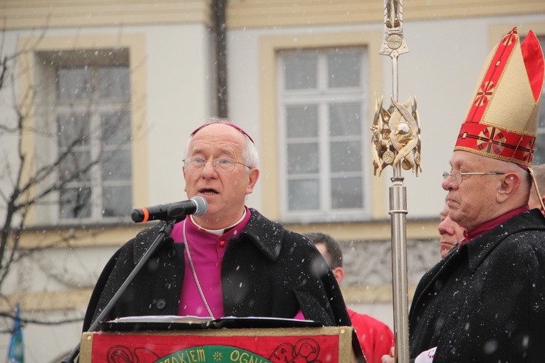 Procesja z relikwiami św. Wiktorii w Łowiczu