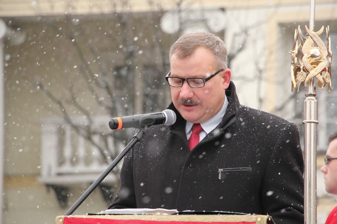 Procesja z relikwiami św. Wiktorii w Łowiczu