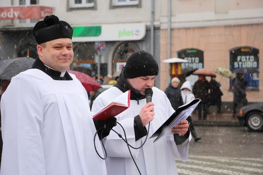 Procesja z relikwiami św. Wiktorii w Łowiczu