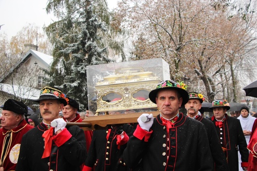 Procesja z relikwiami św. Wiktorii w Łowiczu