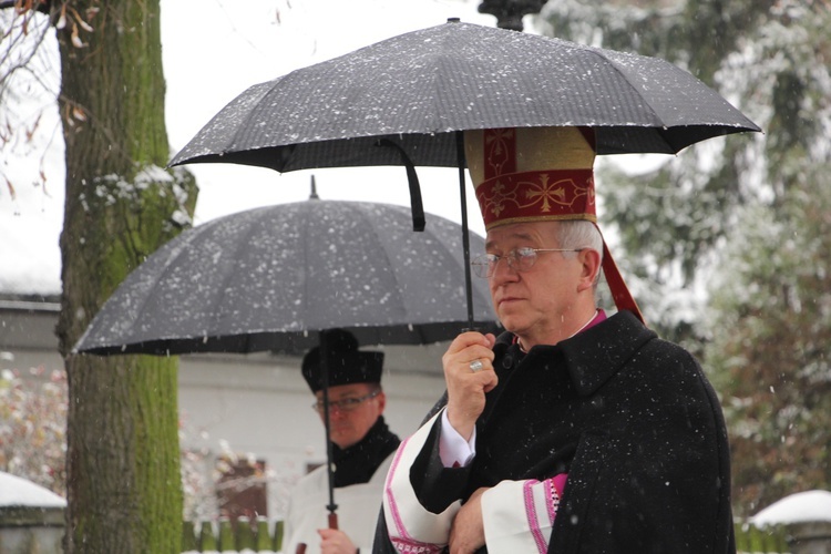 Procesja z relikwiami św. Wiktorii w Łowiczu