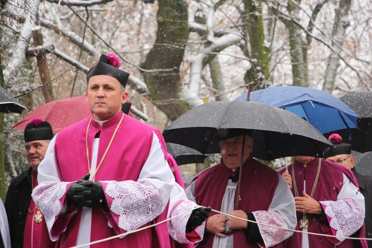 Procesja z relikwiami św. Wiktorii w Łowiczu