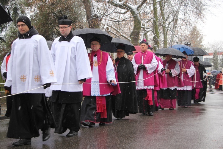 Procesja z relikwiami św. Wiktorii w Łowiczu