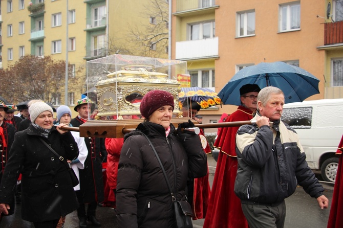 Procesja z relikwiami św. Wiktorii w Łowiczu