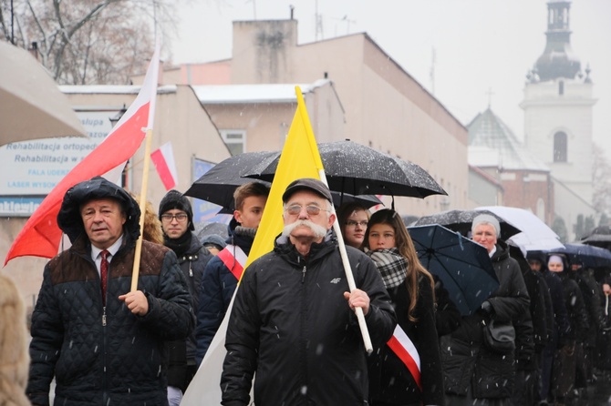 Procesja z relikwiami św. Wiktorii w Łowiczu