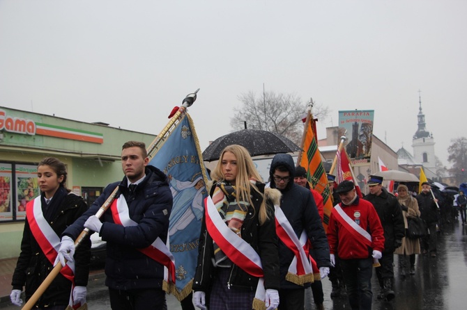 Procesja z relikwiami św. Wiktorii w Łowiczu