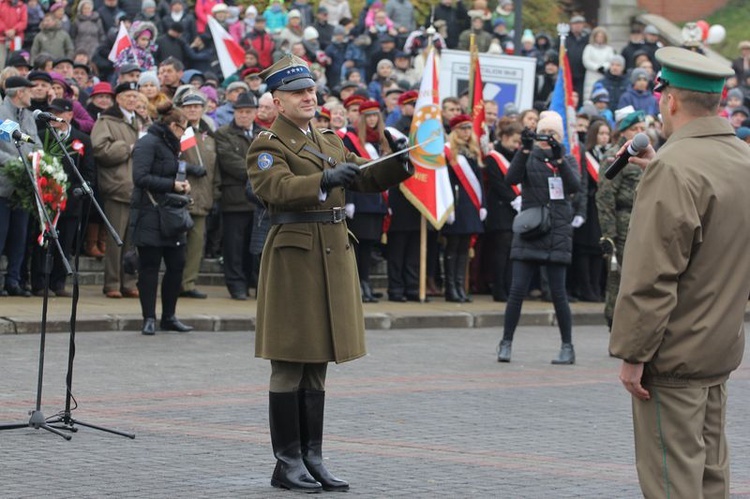 Obchody 98. rocznicy odzyskania przez Polskę niepodległości